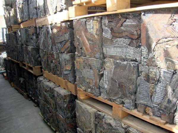 Mixed Unsweated Auto Radiators Scrap 01 Mixed Unsweated Auto Radiators Scrap